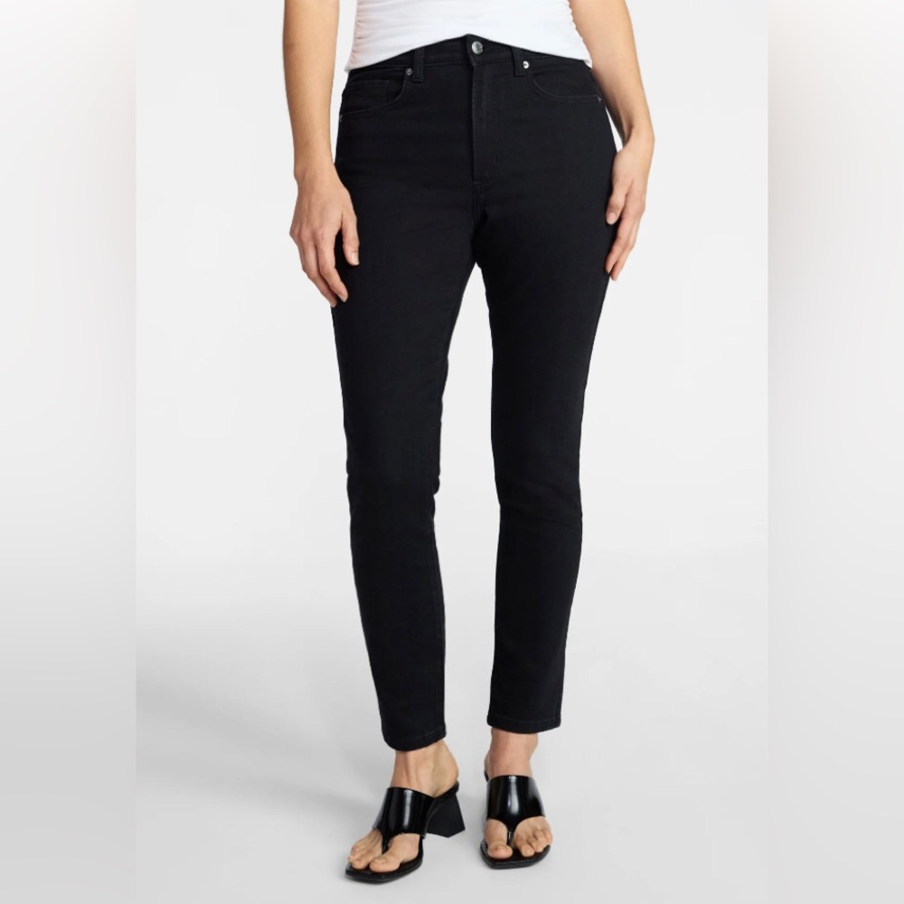 TIME and TRU Womens Size 12 Jeans Black High Rise Skinny Distressed New